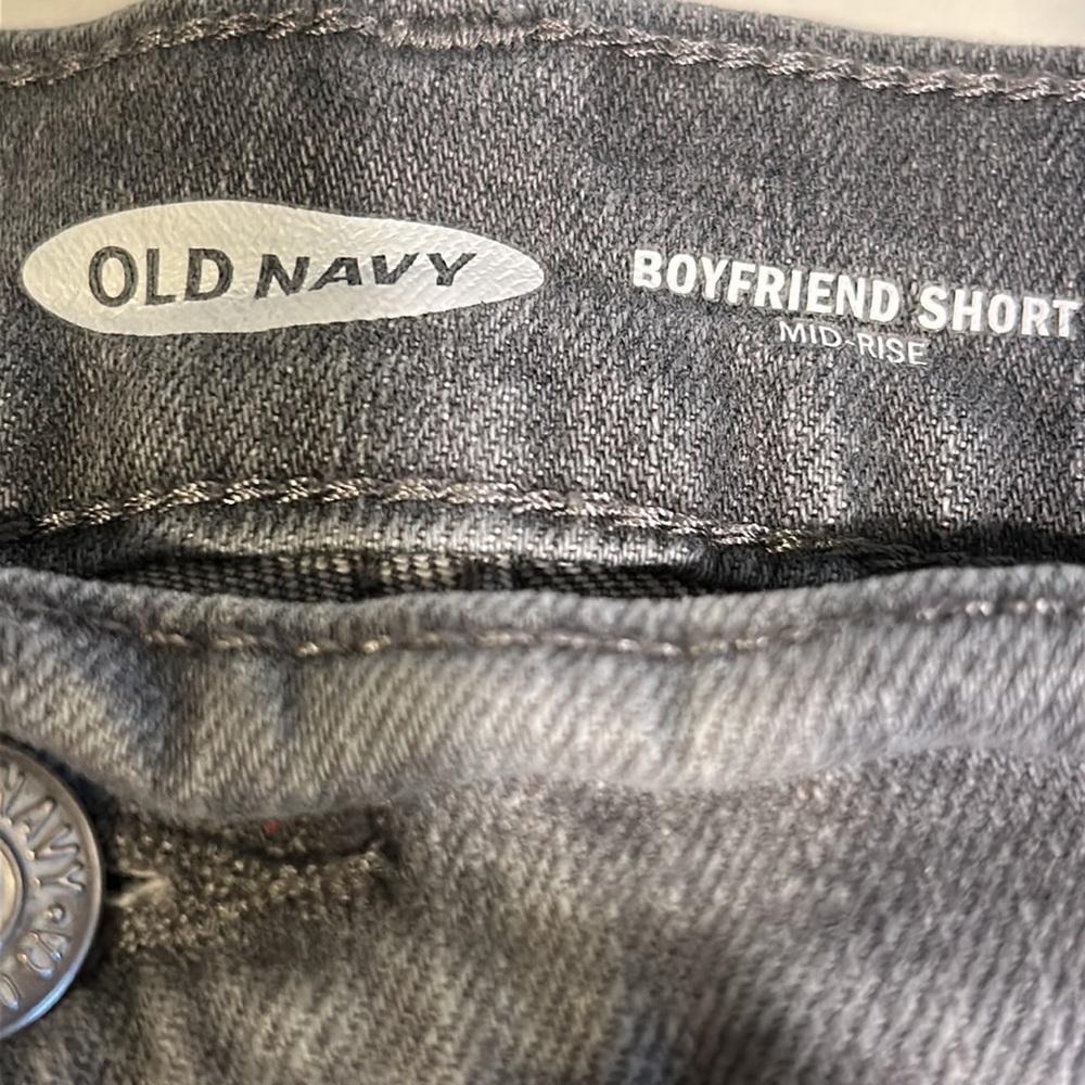 Old Navy Mid Rise BoyFriend Short Size 18 - Picture 8 of 10